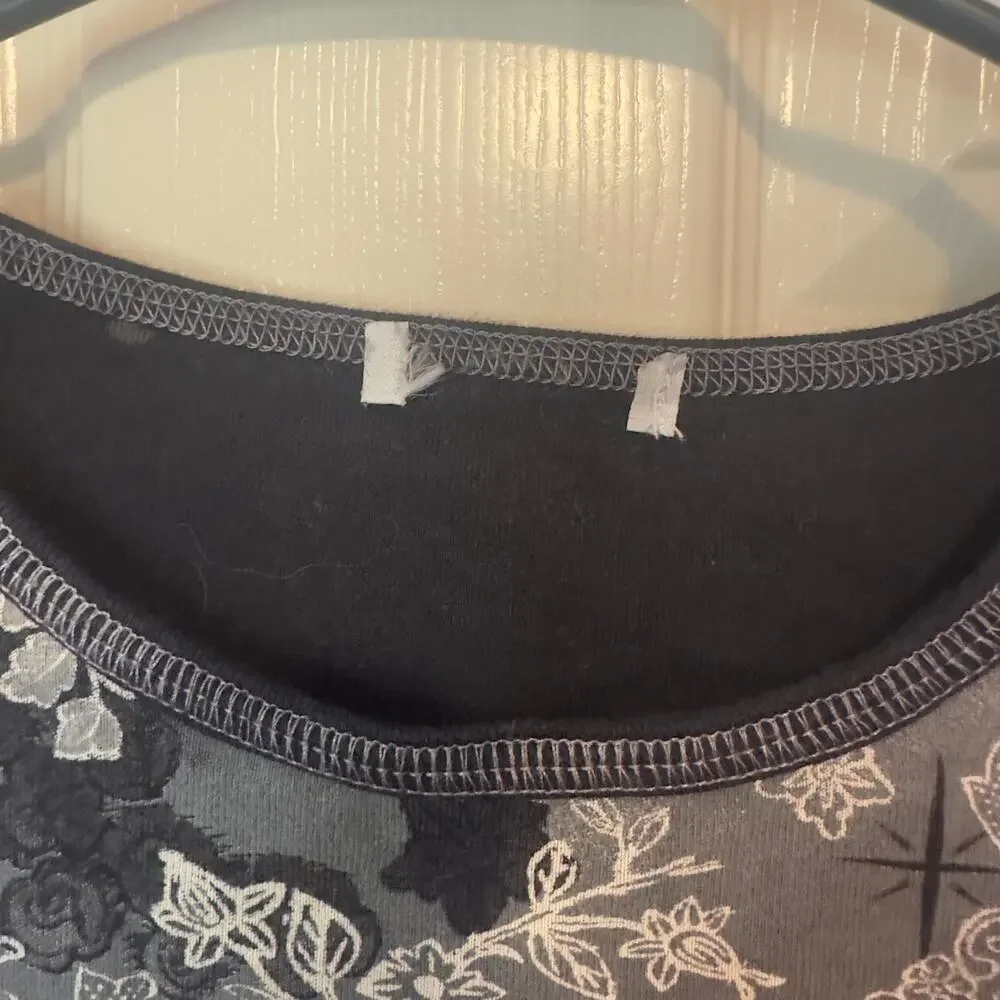 Dressbarn Y2K Women’s Paris Fitted T-Shirt Size L Black Gray Rhinestones Floral - Picture 3 of 7